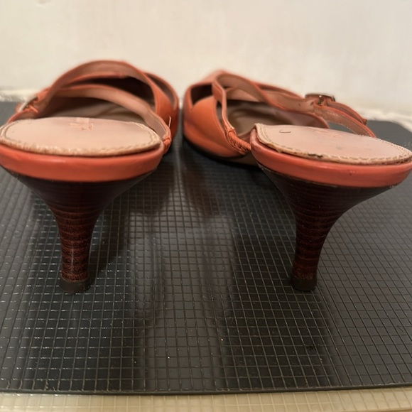 Shoes - Picture 6 of 7